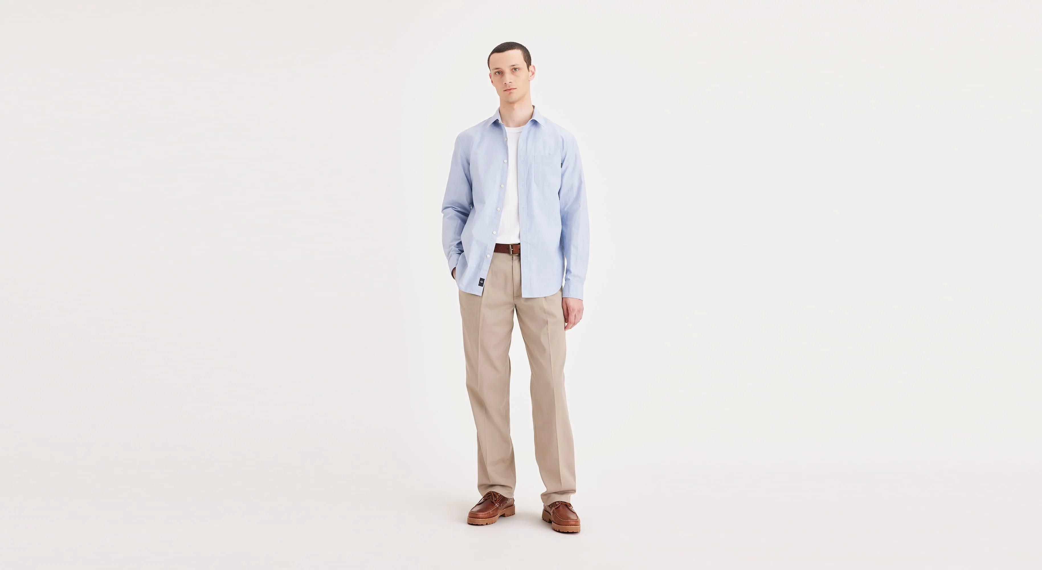 Easy Khakis, Pleated, Classic Fit