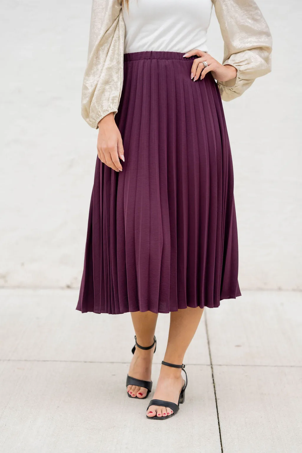 Flirty Pleated Midi Skirt