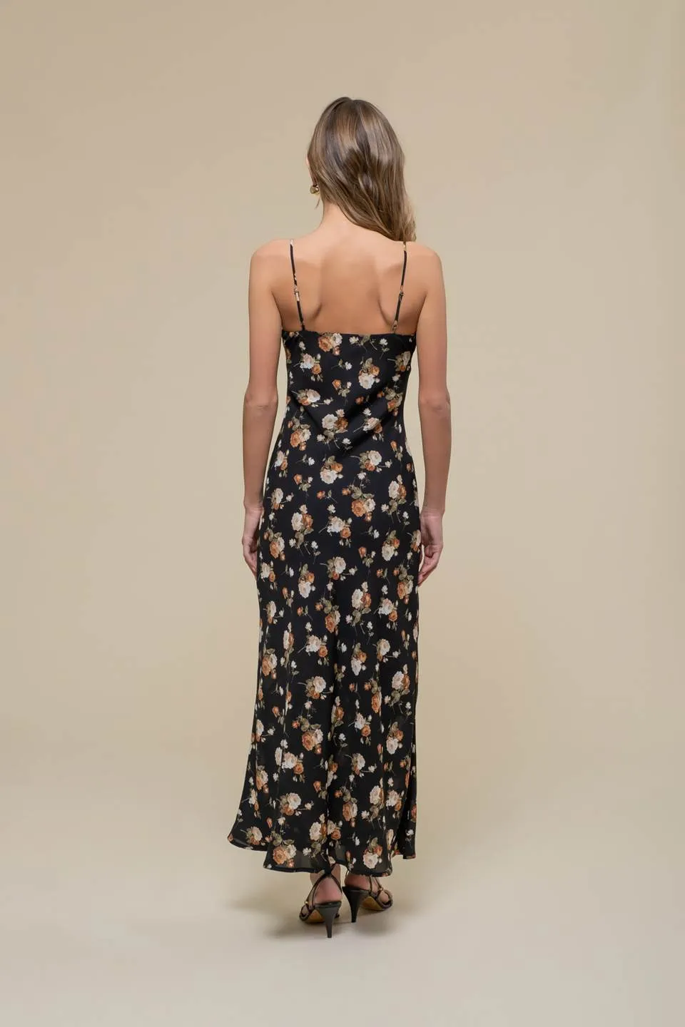 FLORAL SWEETHEART NECK CAMI MIDI DRESS