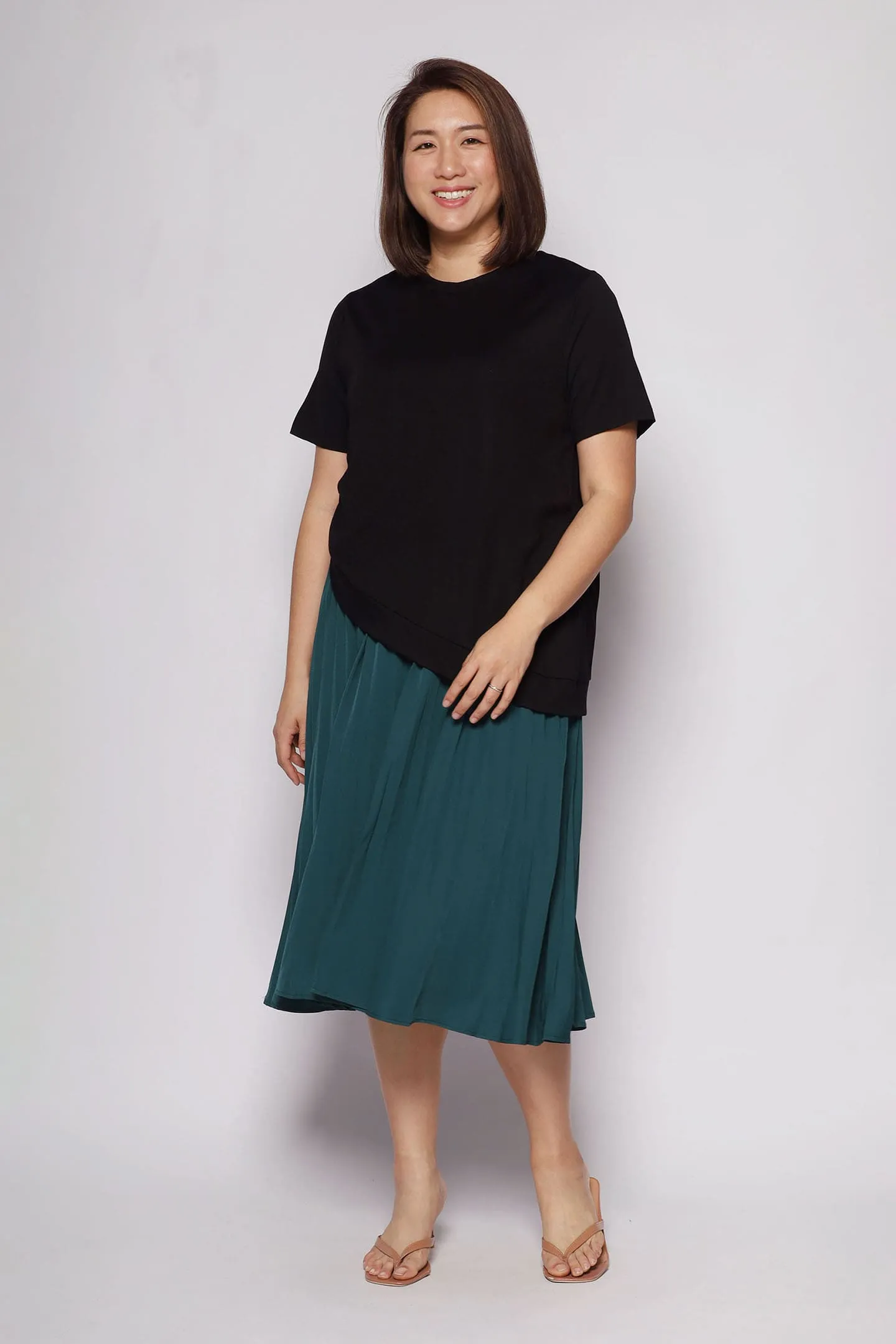 Hui Pleated Dress in Black Green