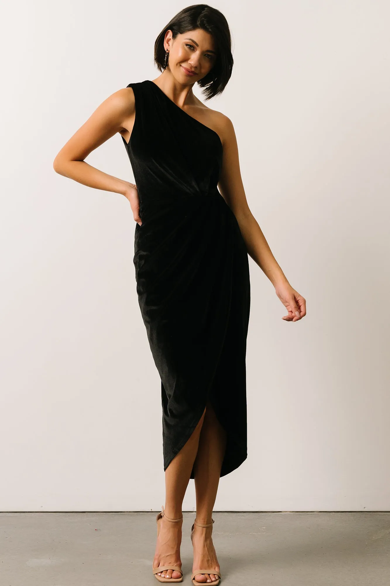 Kourtney Velvet One Shoulder Midi Dress | Black