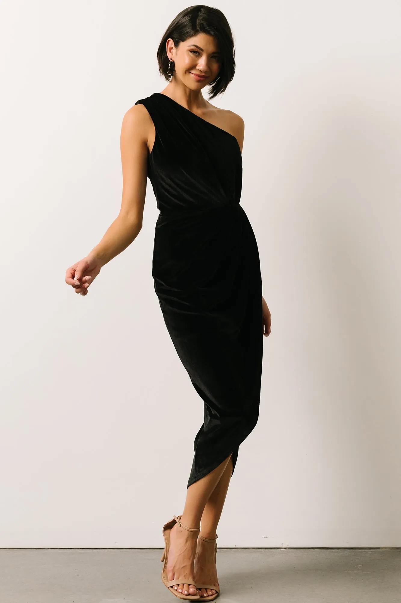 Kourtney Velvet One Shoulder Midi Dress | Black