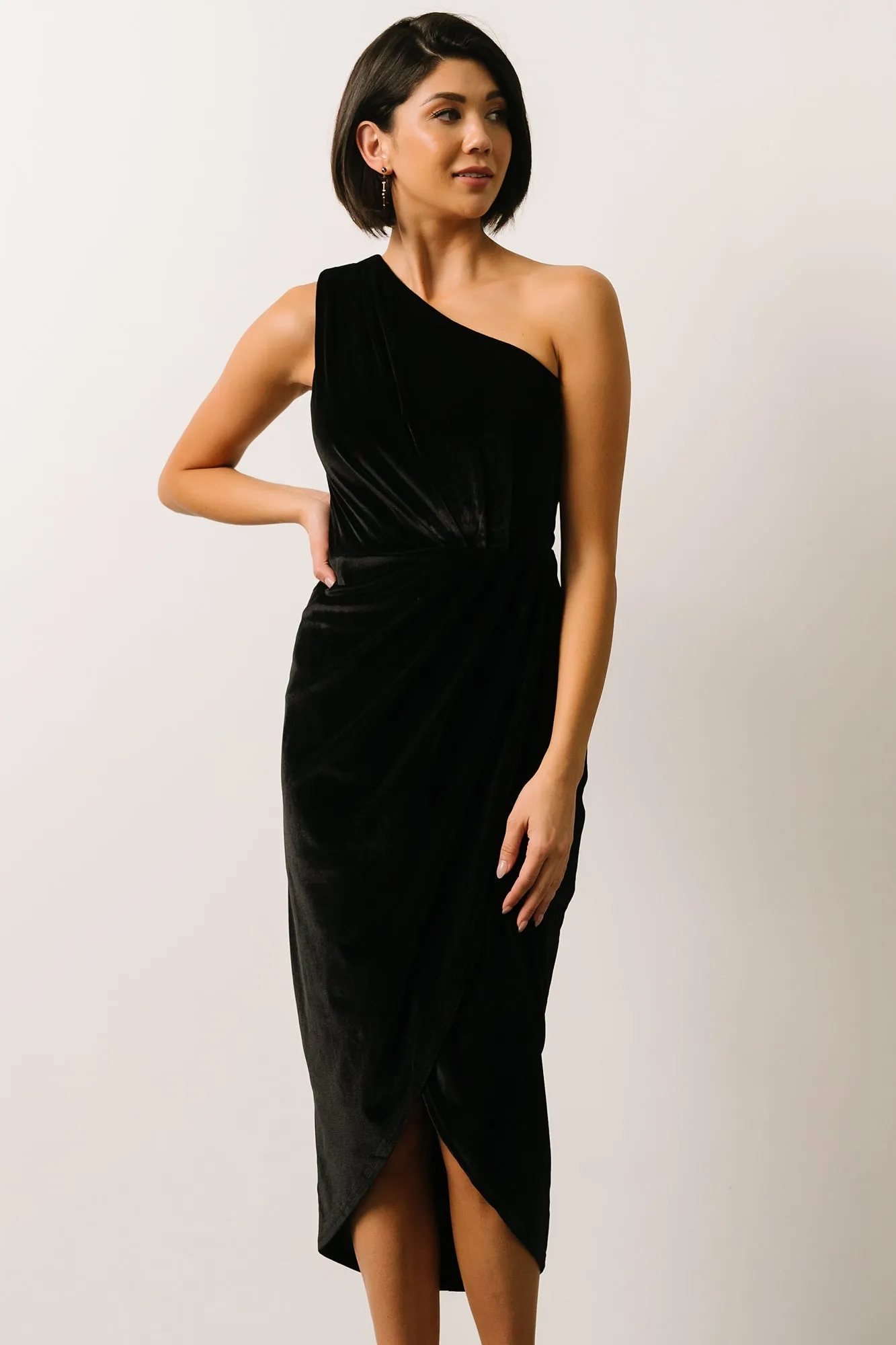 Kourtney Velvet One Shoulder Midi Dress | Black