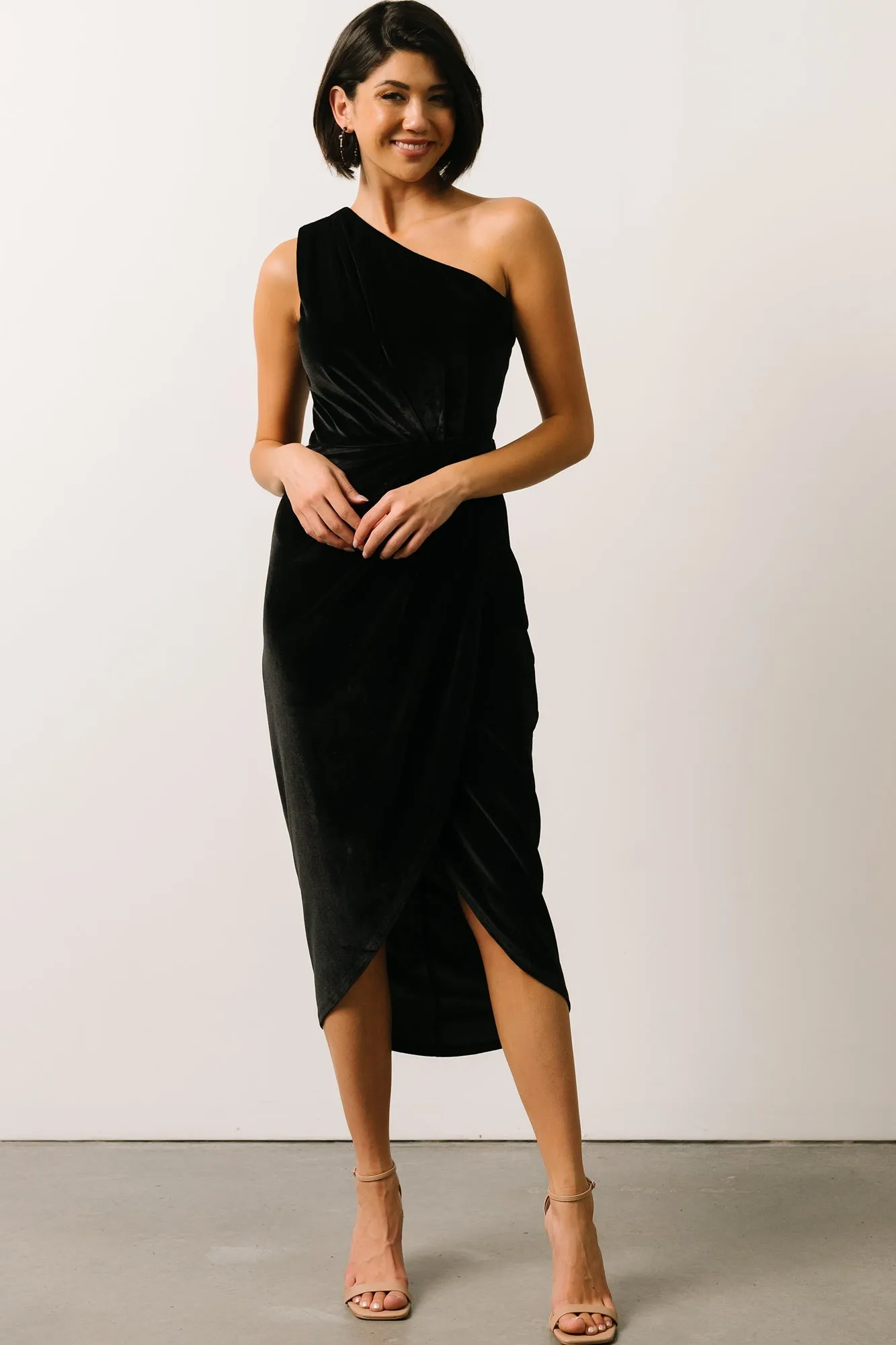 Kourtney Velvet One Shoulder Midi Dress | Black